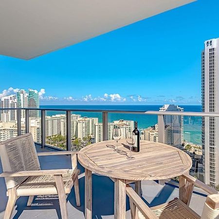 Wrap Around Balcony - Insane Views - Amazing Pools Apartment Hollywood Exterior photo