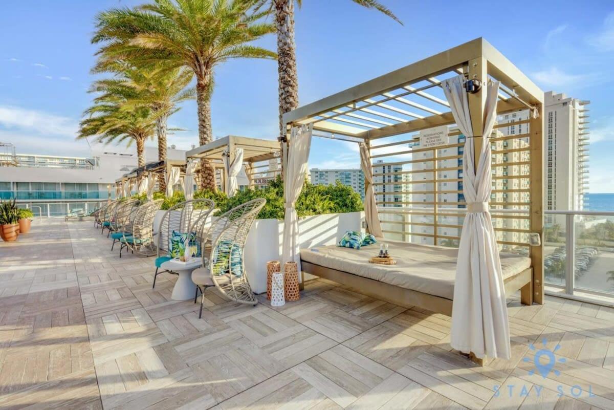Wrap Around Balcony - Insane Views - Amazing Pools Apartment Hollywood Exterior photo